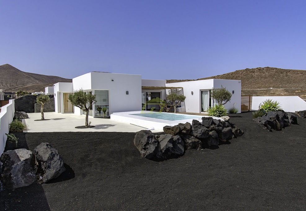 3 Beds Villa for Sale in Costa Teguise Lanzarote Investments